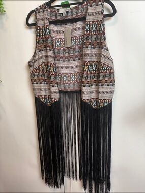Luukse. Vest with fringe. Boho. Retro. Size Large NWT